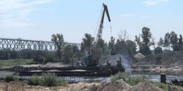 Опоры старинного моста обнаружили строители на берегах Припяти между Столинским и Лунинецким районами