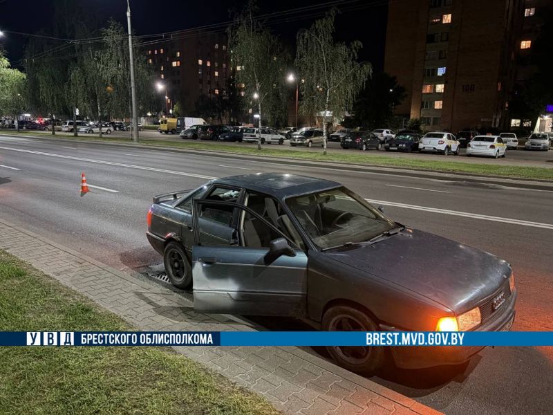На ул. Суворова в Бресте пьяный пешеход попал под «Audi»