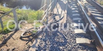 Была в наушниках — попала под поезд
