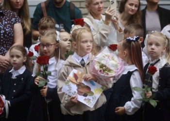 Руководство области сегодня посетит торжественные линейки