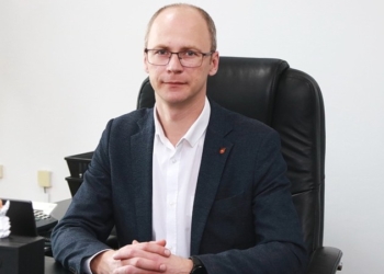 Коллективу областного управления ЖКХ представили нового руководителя — Василия Дюбинского