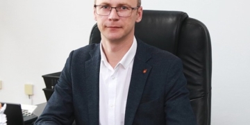 Коллективу областного управления ЖКХ представили нового руководителя — Василия Дюбинского