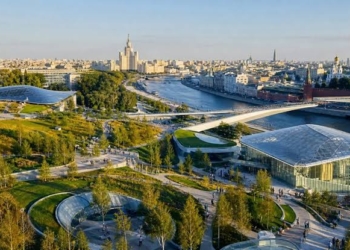 Парк «Зарядье»: 13 гектаров у Кремля и парящий мост