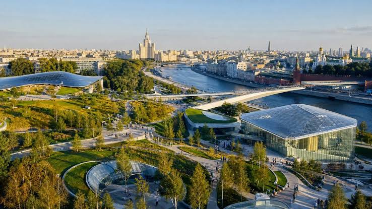 Парк «Зарядье»: 13 гектаров у Кремля и парящий мост