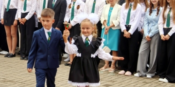 Как прошла праздничная линейка в СШ №30 Бреста