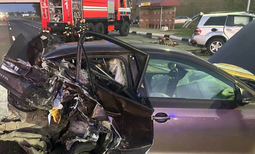 Авария на трассе М1 в Жабинковском районе с двумя погибшими: зампрокурора области санкционировал заключение водителя под стражу
