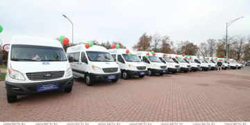 Учреждениям социального обслуживания передали новые микроавтобусы
