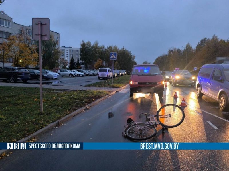 Утром в Кобрине в ДТП травмирован велосипедист: не спешился на переходе
