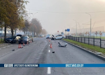 ДТП в Бресте на Янки Купалы. 2 водителя в больнице